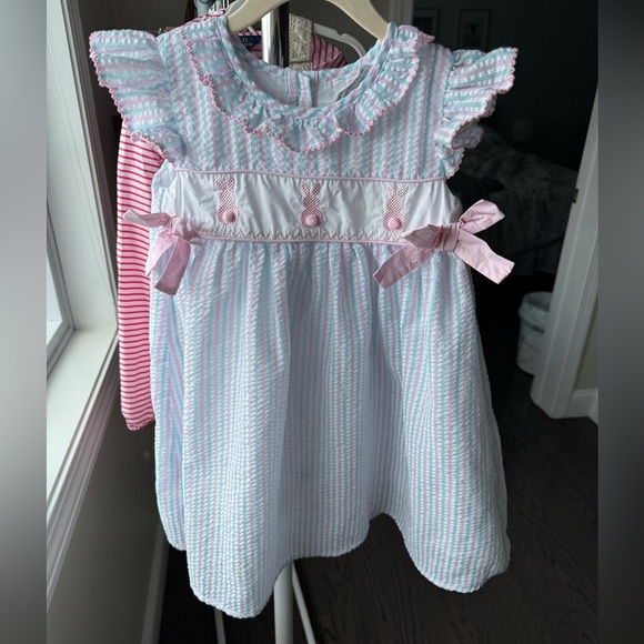 Southern Smocked Co Embroidered Cottontail Bunny Dress Pink/Aqua Seersucker 5Y - Picture 3 of 3